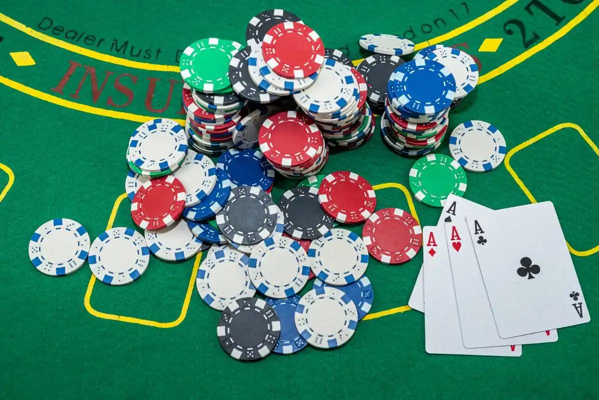 Pengguna mendapatkan bantuan melalui layanan bantuan pelanggan online